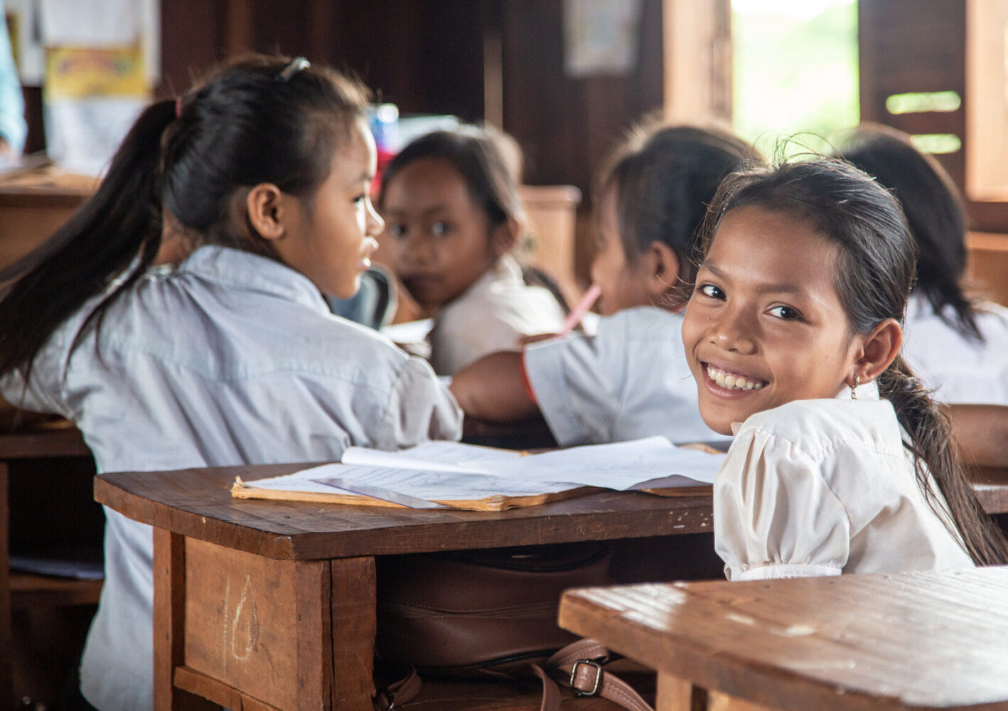 L’association CARE soutient le droit à l’éducation des enfants.