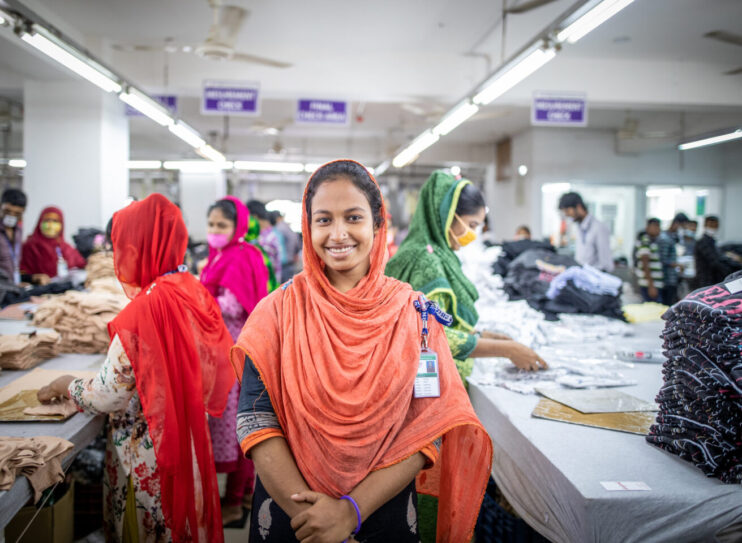 L’ONG CARE encourage les femmes à évoluer dans leur entreprise.