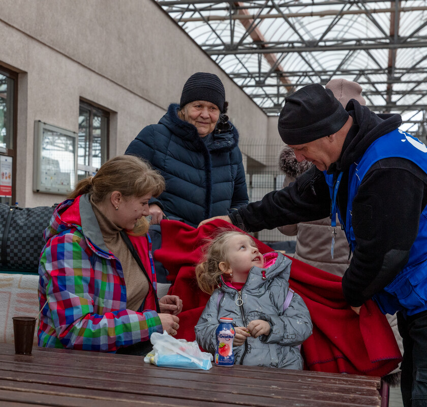 En Pologne, CARE apporte une aide humanitaire aux réfugiés ukrainiens qui ont fui la guerre