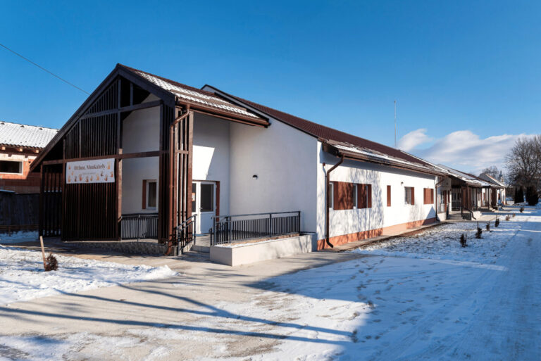 Une maison de type familial construite par CARE et SERA pour accueillir des enfants en Roumanie.