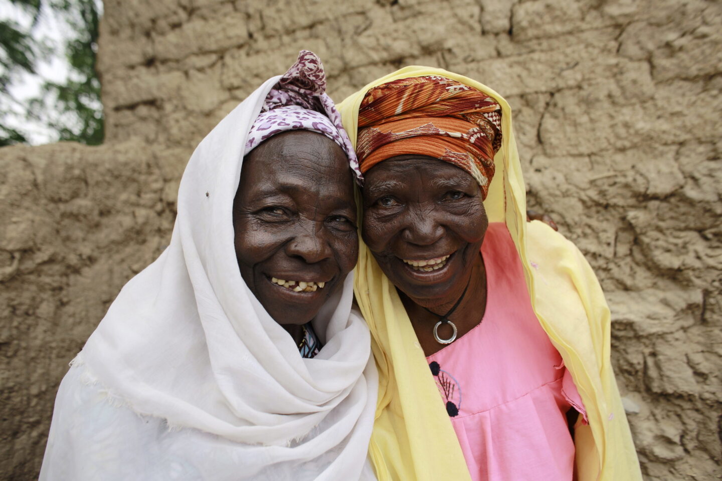 Deux femmes sorties de la pauvreté avec l'ONG CARE au Niger