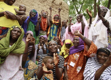 L'association CARE aide les femmes à sortir de la pauvreté dans le monde, comme ici au Niger