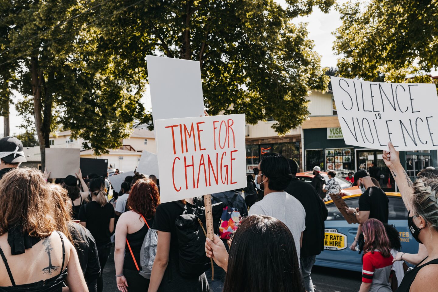 L'ONG CARE se mobilise contre les violences faites aux femmes.