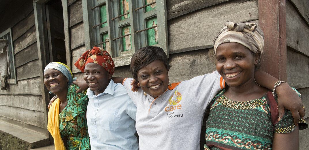 L'ONG CARE soutient les Associations africaines qui luttent contre les violences faites aux femmes.