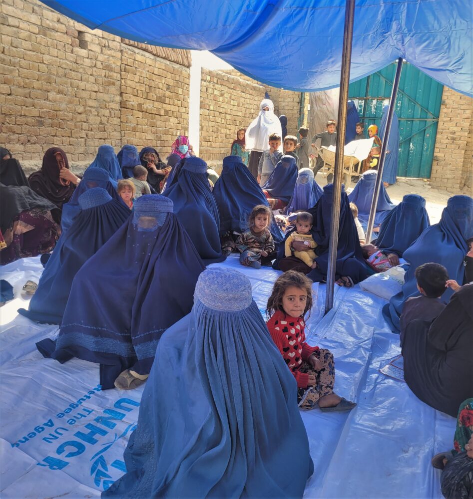 L'ONG CARE apporte une aide humanitaire aux populations Afghanes dans le besoin.