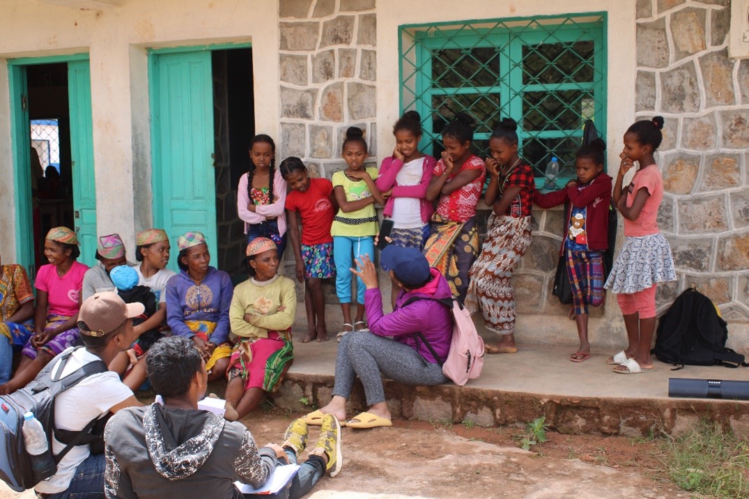 L'ONG CARE lutte contre le tabou des règles à Madagascar.