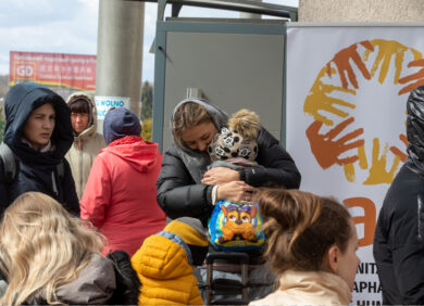 L'ONG CARE soutient les femmes face aux urgences.