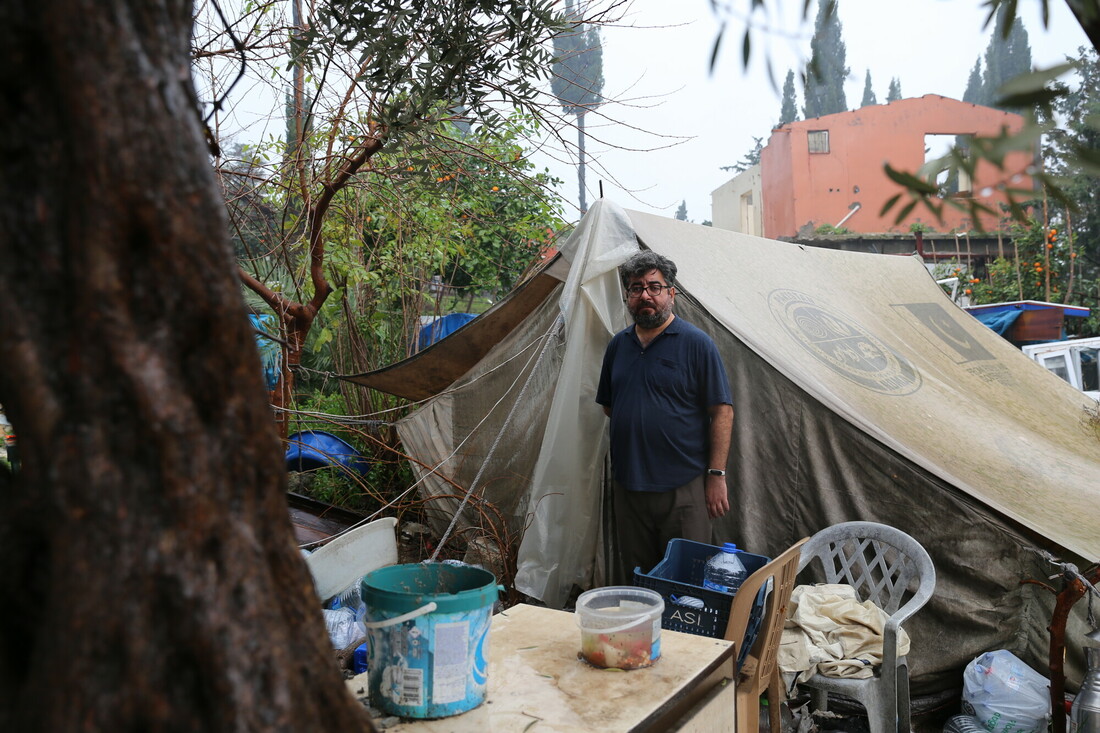 1 an après les tremblements de terre en Turquie et en Syrie, l'ONG CARE soutient la reconstruction de la population et apporte une aide humanitaire.