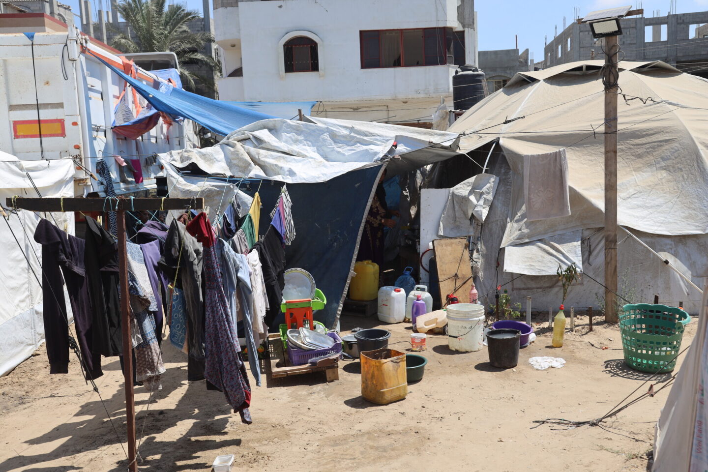 unt tente dans un camp de déplacés à Gaza