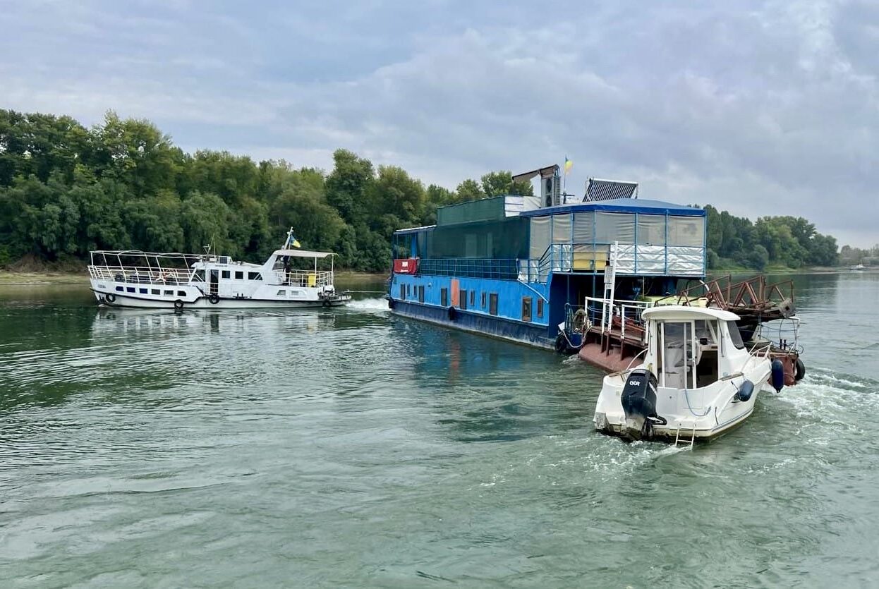 Un bateau de l'ONG CARE en Roumanie