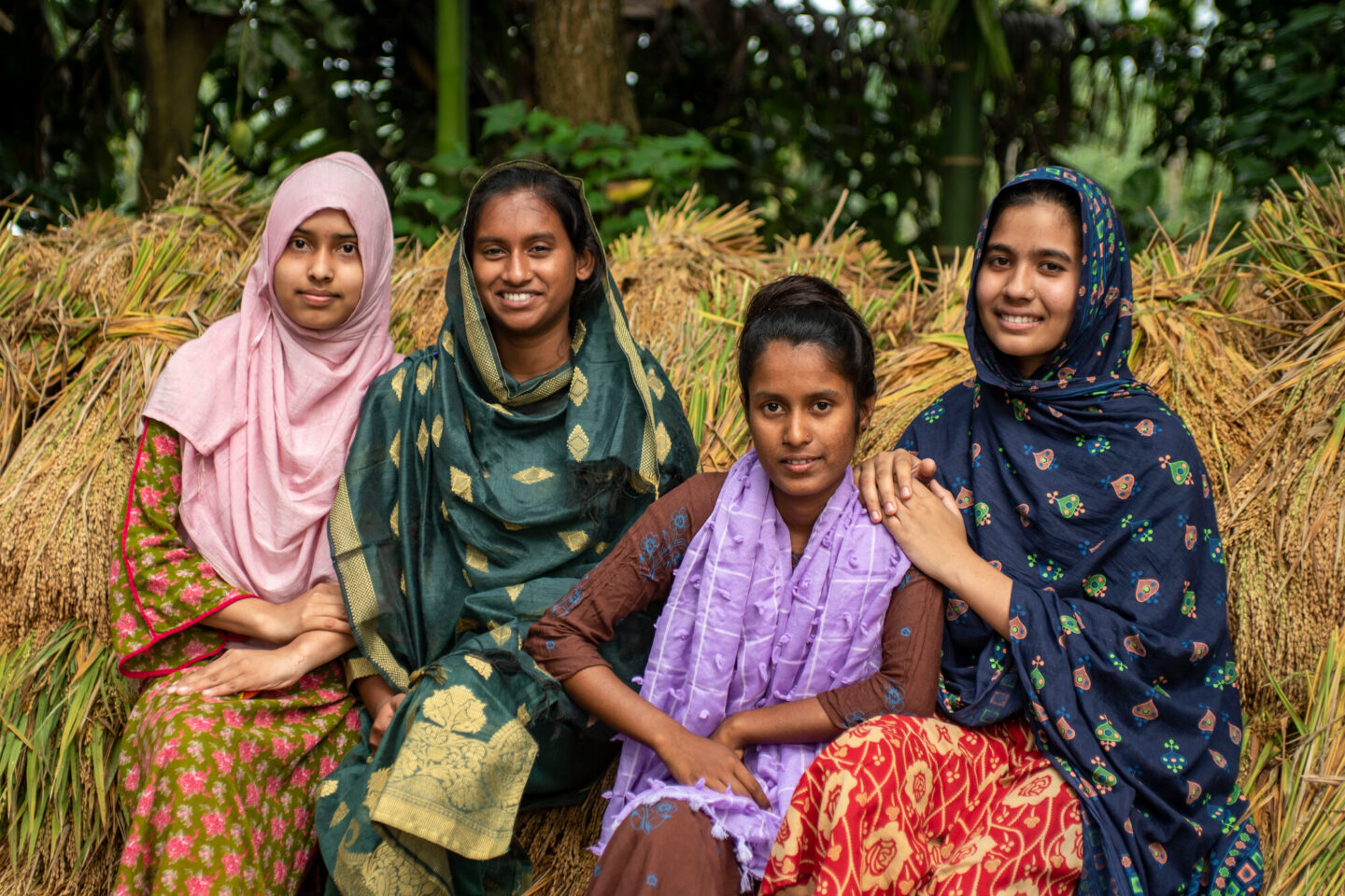 Des filles soutenues par l'ONG CARE qui lutte contre les mariages d'enfants au Bangladesh