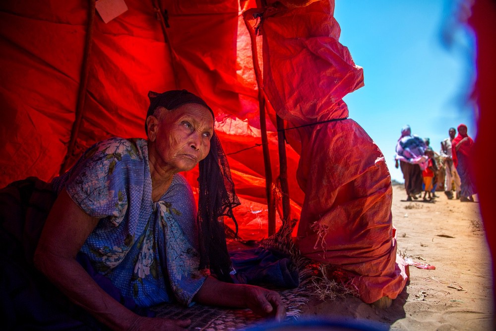 L'association CARE apporte une aide d'urgence aux populations victimes de la famine