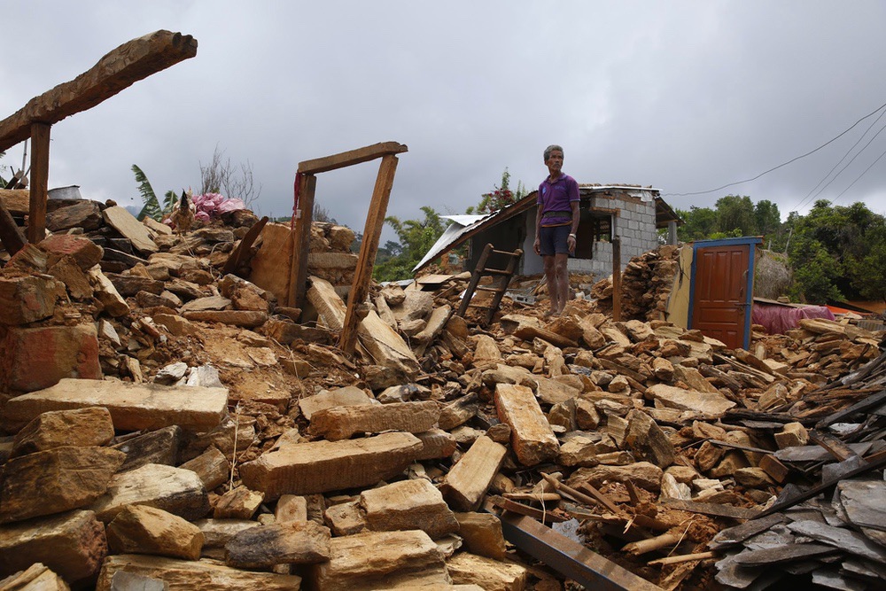 L'association humanitaire CARE vient en aide aux victimes du séisme au Népal