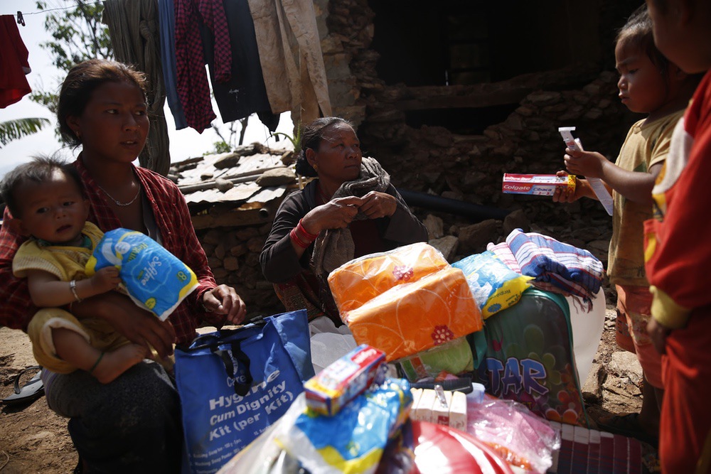 L'association humanitaire aide les victimes du séisme au Népal