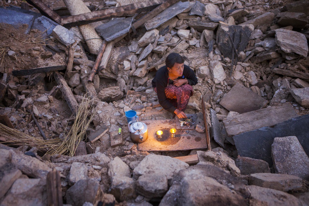 L'association humanitaire CARE vient en aide aux victimes du séisme au Népal