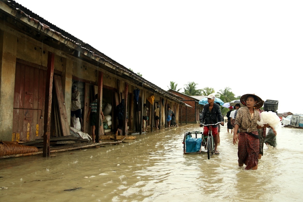 Les populations du Myanmar face aux pluies diluviennes