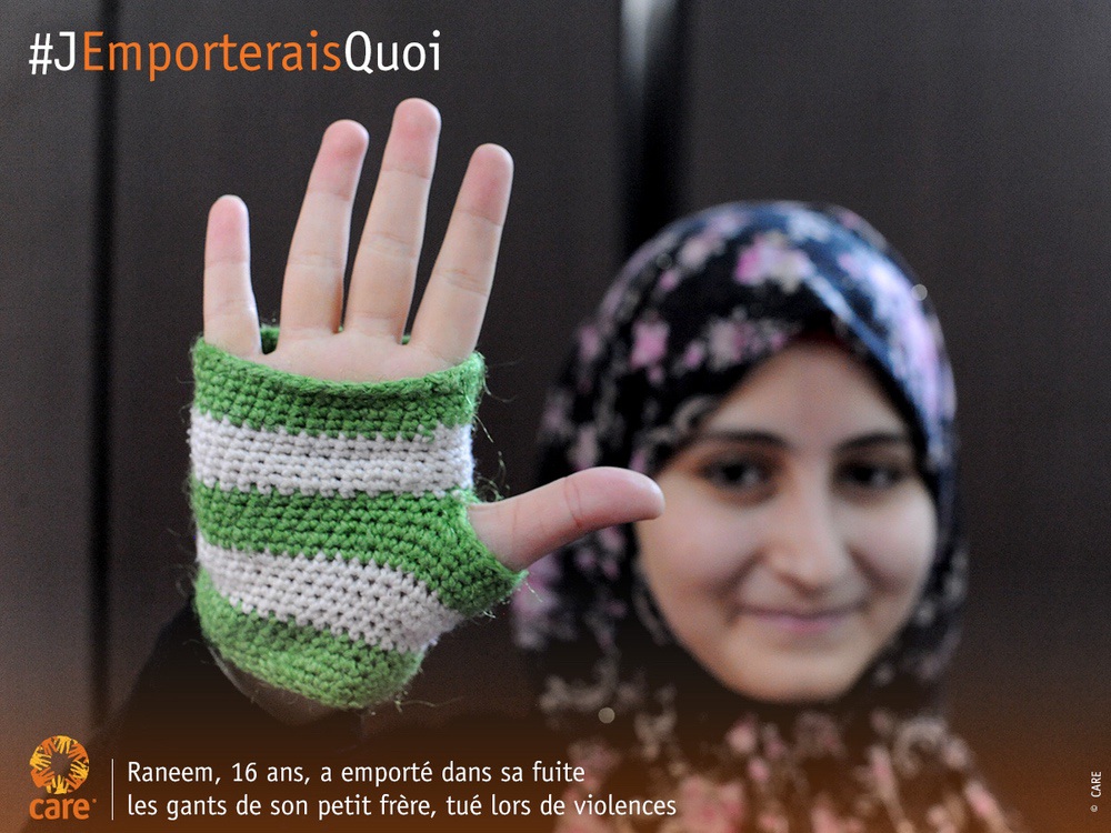 Raneem, 16 ans, a emporté dans sa fuite les gants de son petit frère, tué lors de violences. CARE