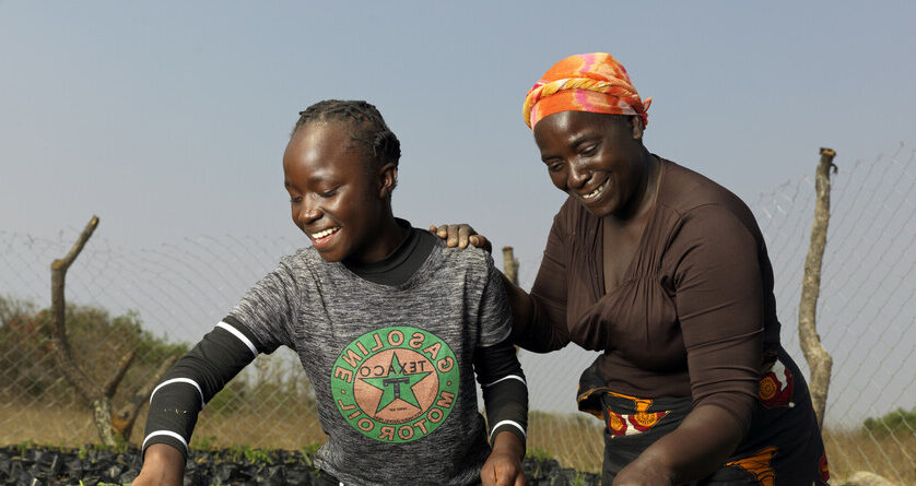 Deux femmes agricultrices en Zambie