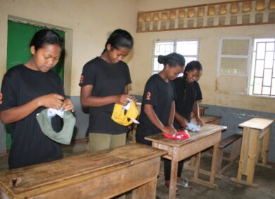 Des filles dans une école à Madagascar