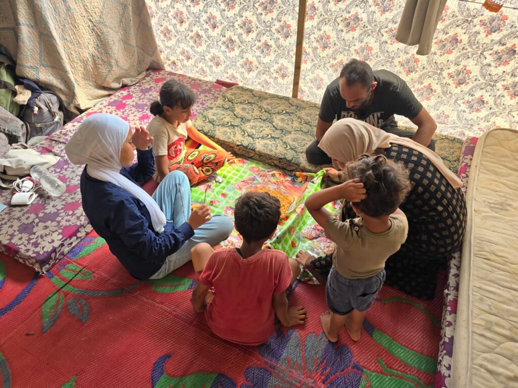 Une famille déplacée par la guerre à Gaza