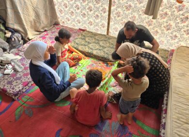 Une famille déplacée par la guerre à Gaza