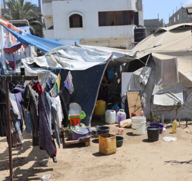 unt tente dans un camp de déplacés à Gaza